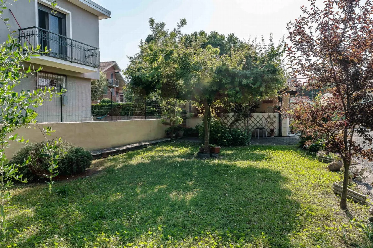 Casa indipendente in vendita a Torino - foto 4