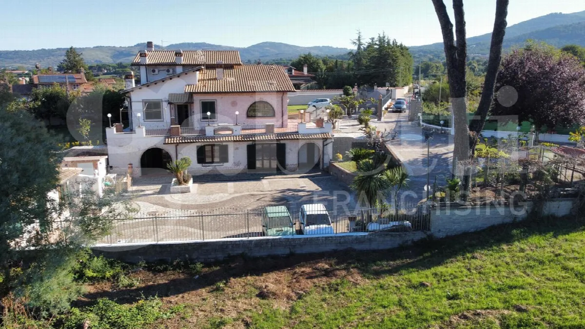 Villetta a schiera in vendita a Marino - foto 1