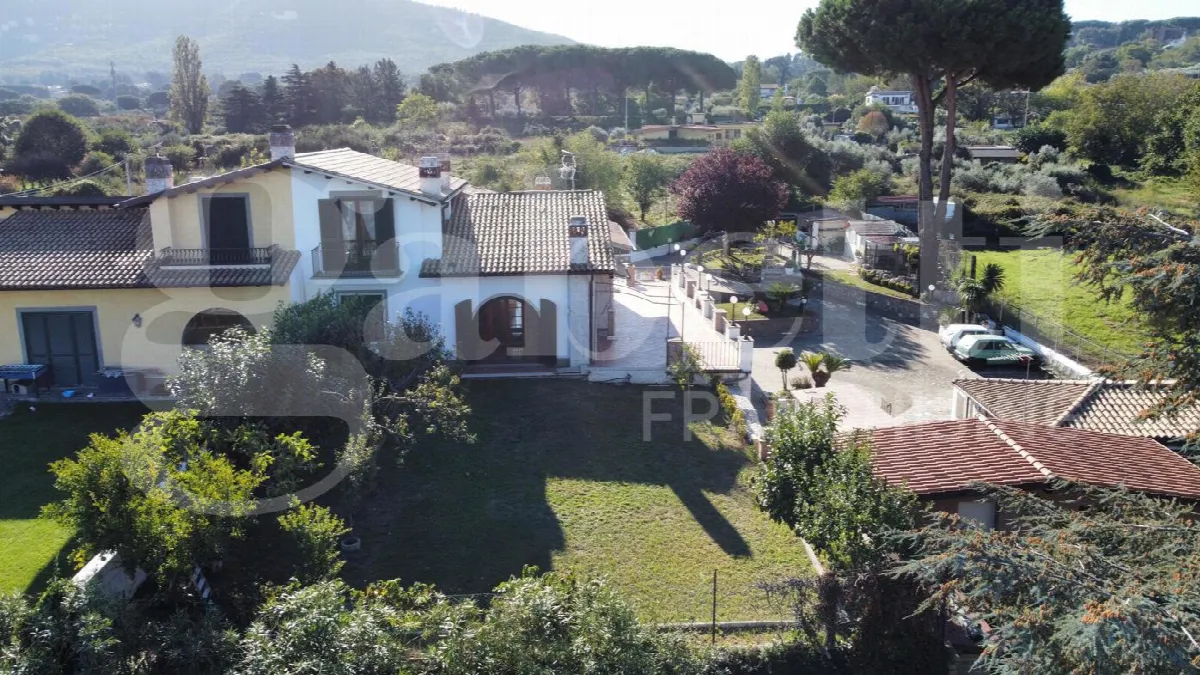 Villetta a schiera in vendita a Marino - foto 2