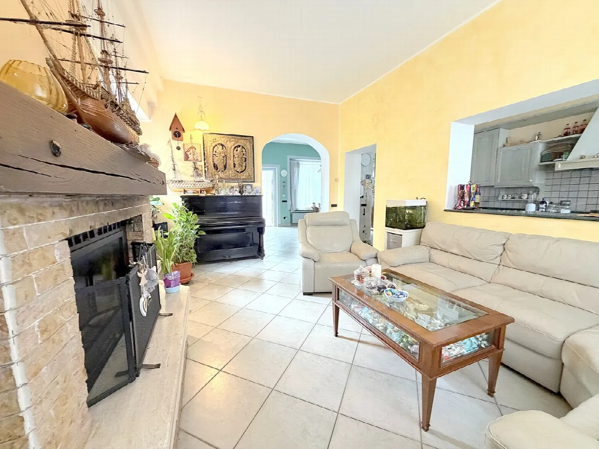 Casa indipendente in vendita a Casorezzo - foto 9
