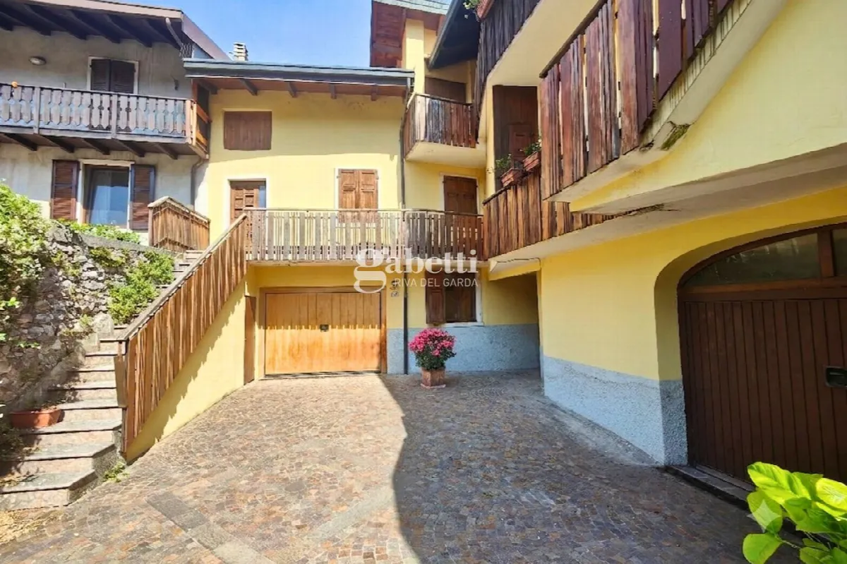 Casa indipendente in vendita a Nago-Torbole - foto 1