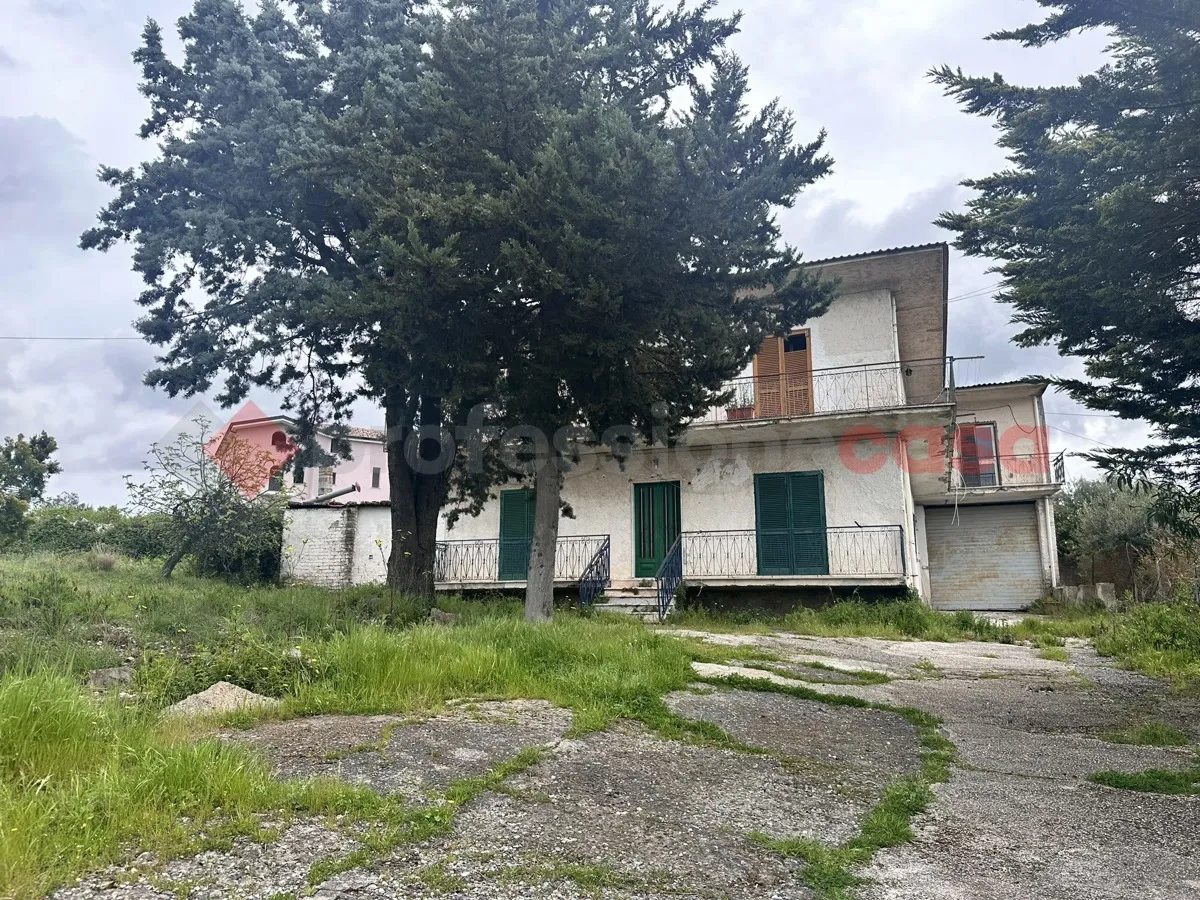 Casa bifamiliare in vendita a Sessa Aurunca - foto 1