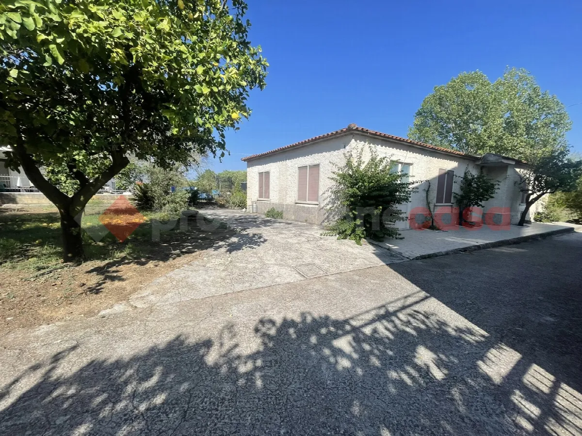 Villa in vendita a Santi Cosma e Damiano - foto 1