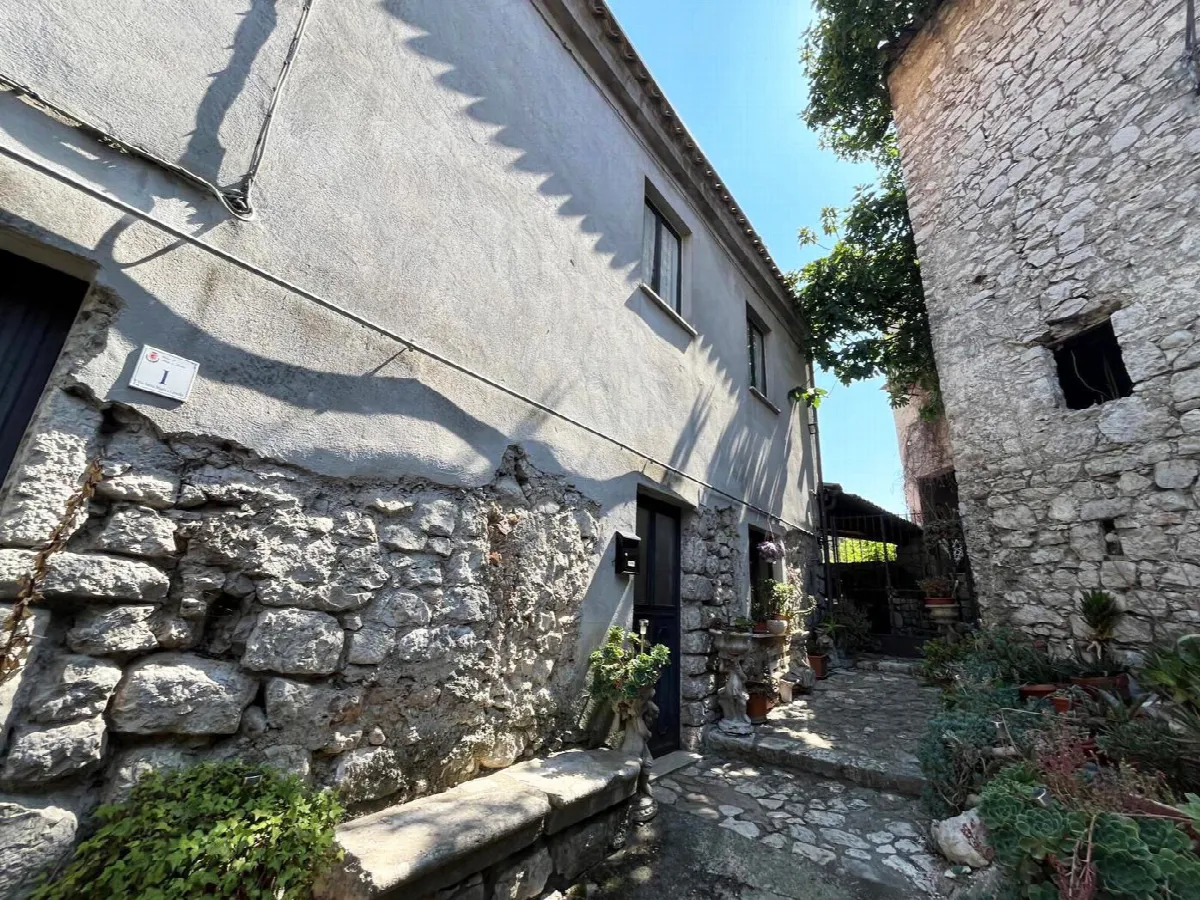 Casa indipendente in vendita a Baia e Latina - foto 3