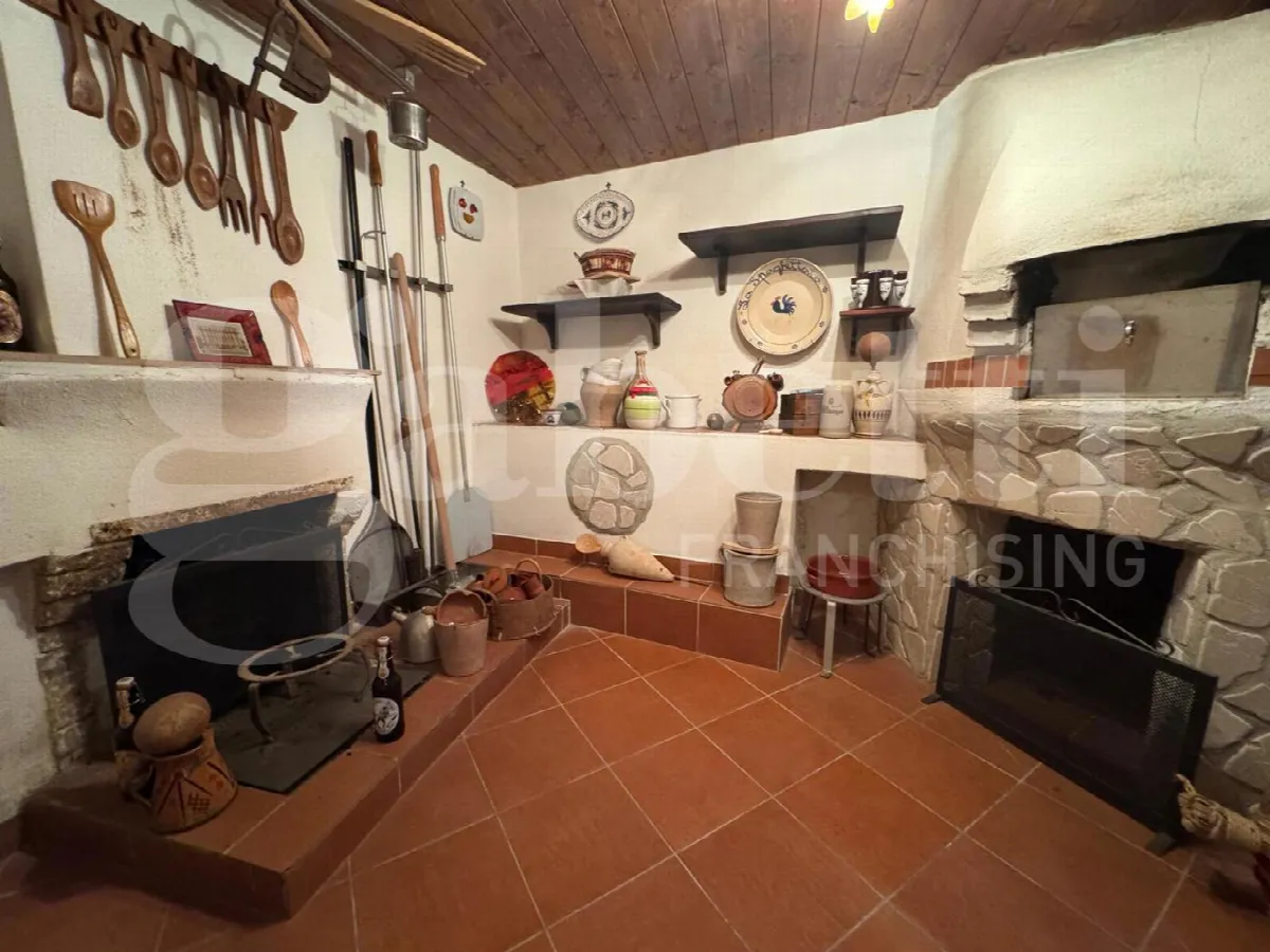 Casa indipendente in vendita a Pratella - foto 10