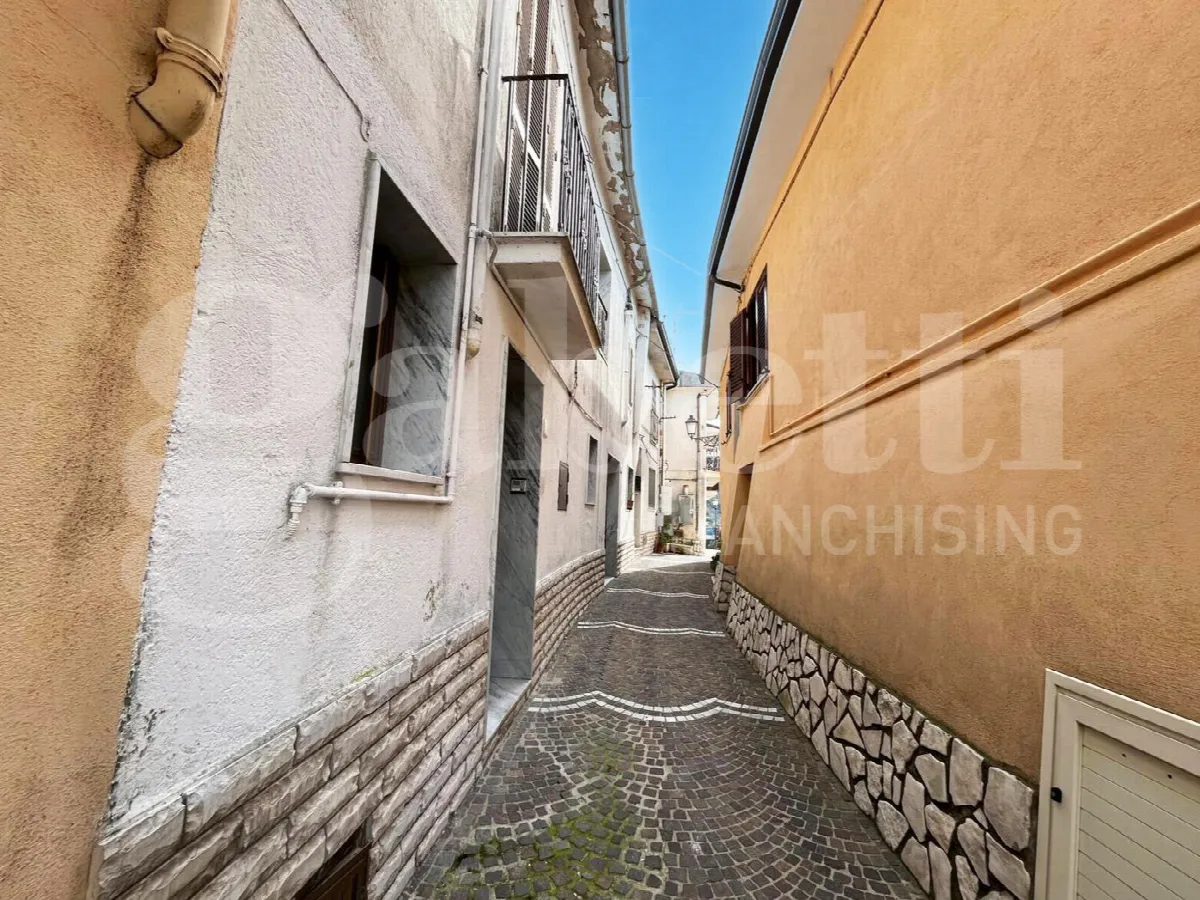 Casa indipendente in vendita a Castello del Matese - foto 1