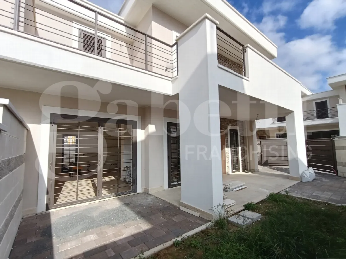 Casa bifamiliare in vendita a Anzio - foto 1
