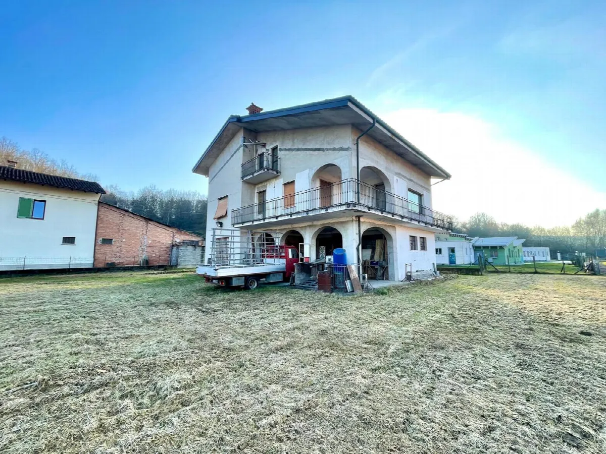 Casa indipendente in vendita a Canale - foto 2