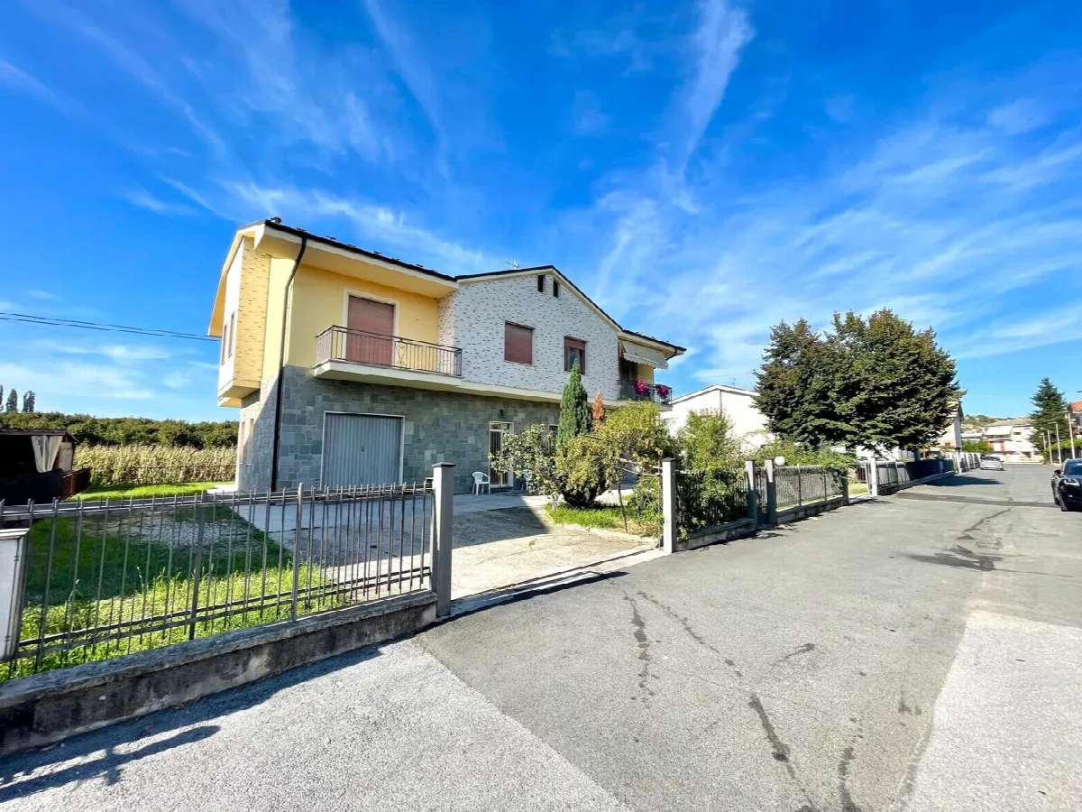 Casa indipendente in vendita a Alba - foto 2