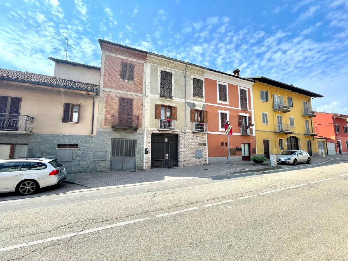 Casa indipendente in vendita a Canale - foto 1