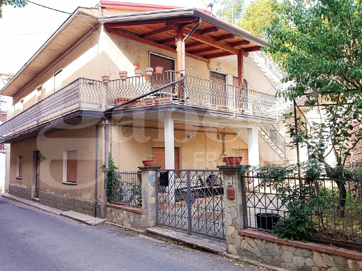 Casa indipendente in vendita a Luzzi - foto 1