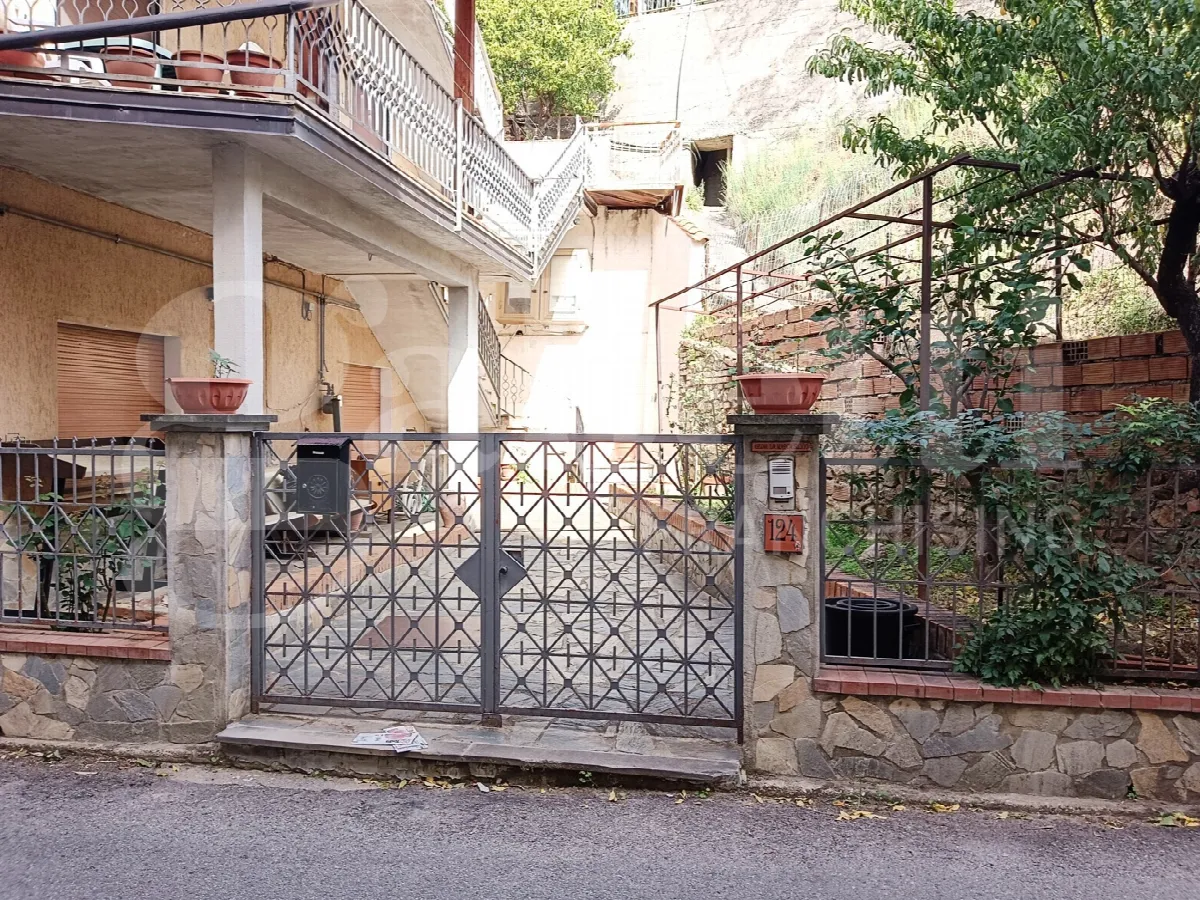 Casa indipendente in vendita a Luzzi - foto 2
