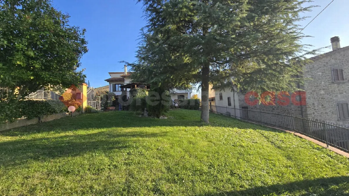 Casa indipendente in vendita a Arezzo - foto 1