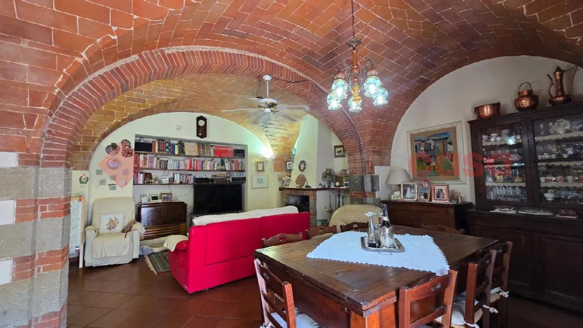 Casa indipendente in vendita a Arezzo - foto 9