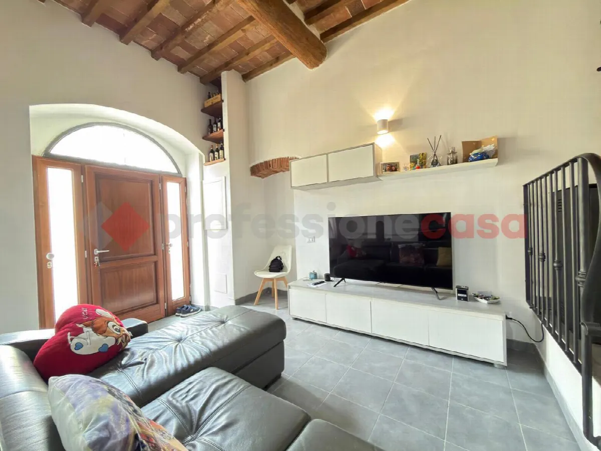 Casa indipendente in vendita a Subbiano - foto 1