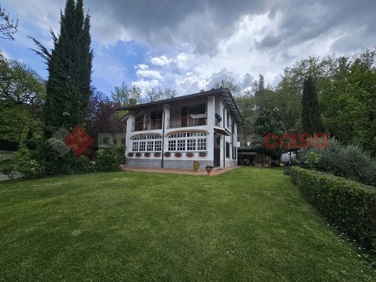 Casa indipendente in vendita a Arezzo - foto 1