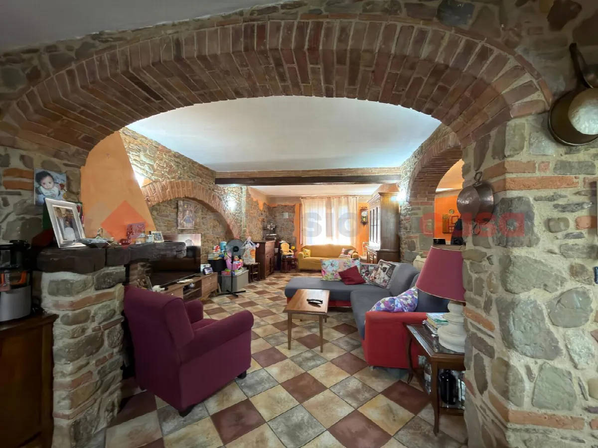 Casa indipendente in vendita a Civitella in Val di Chiana - foto 2