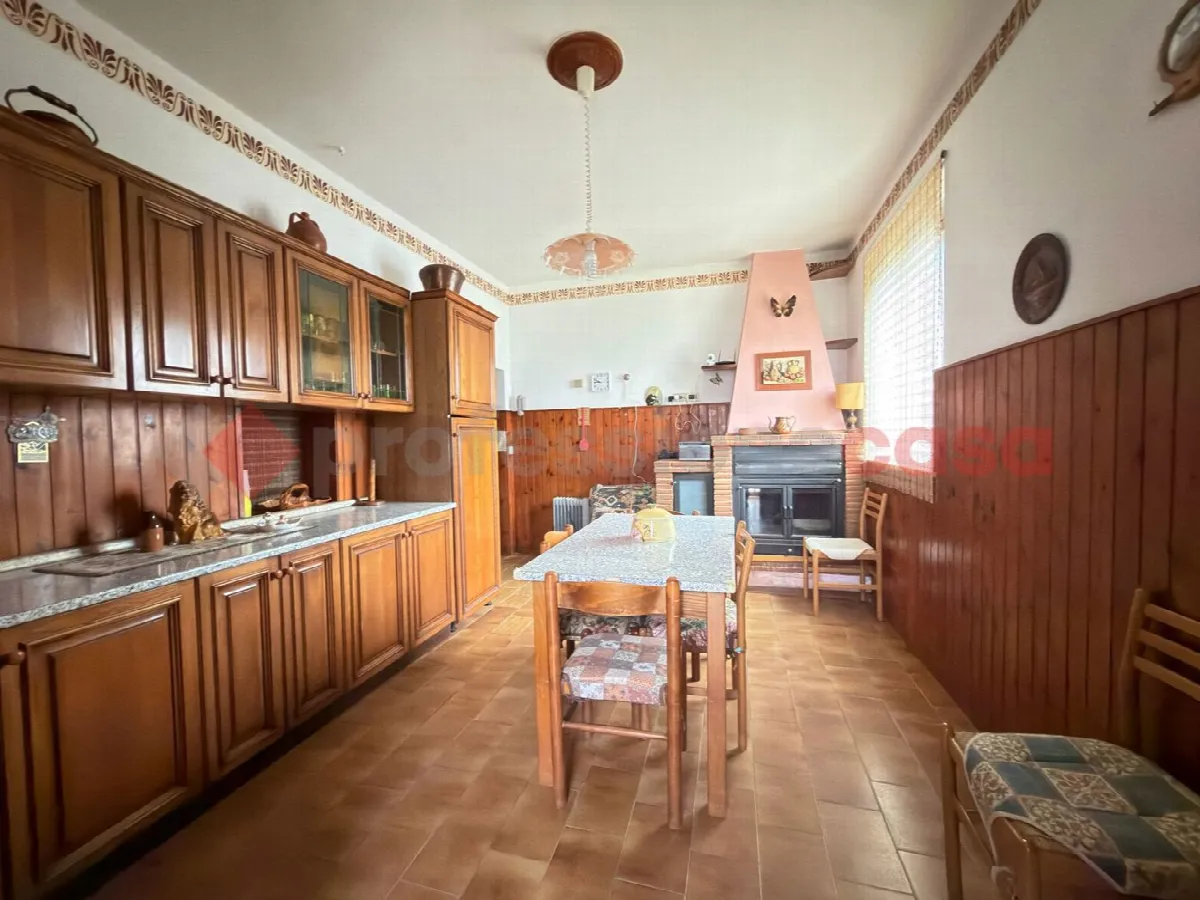 Casa indipendente in vendita a Arezzo - foto 1