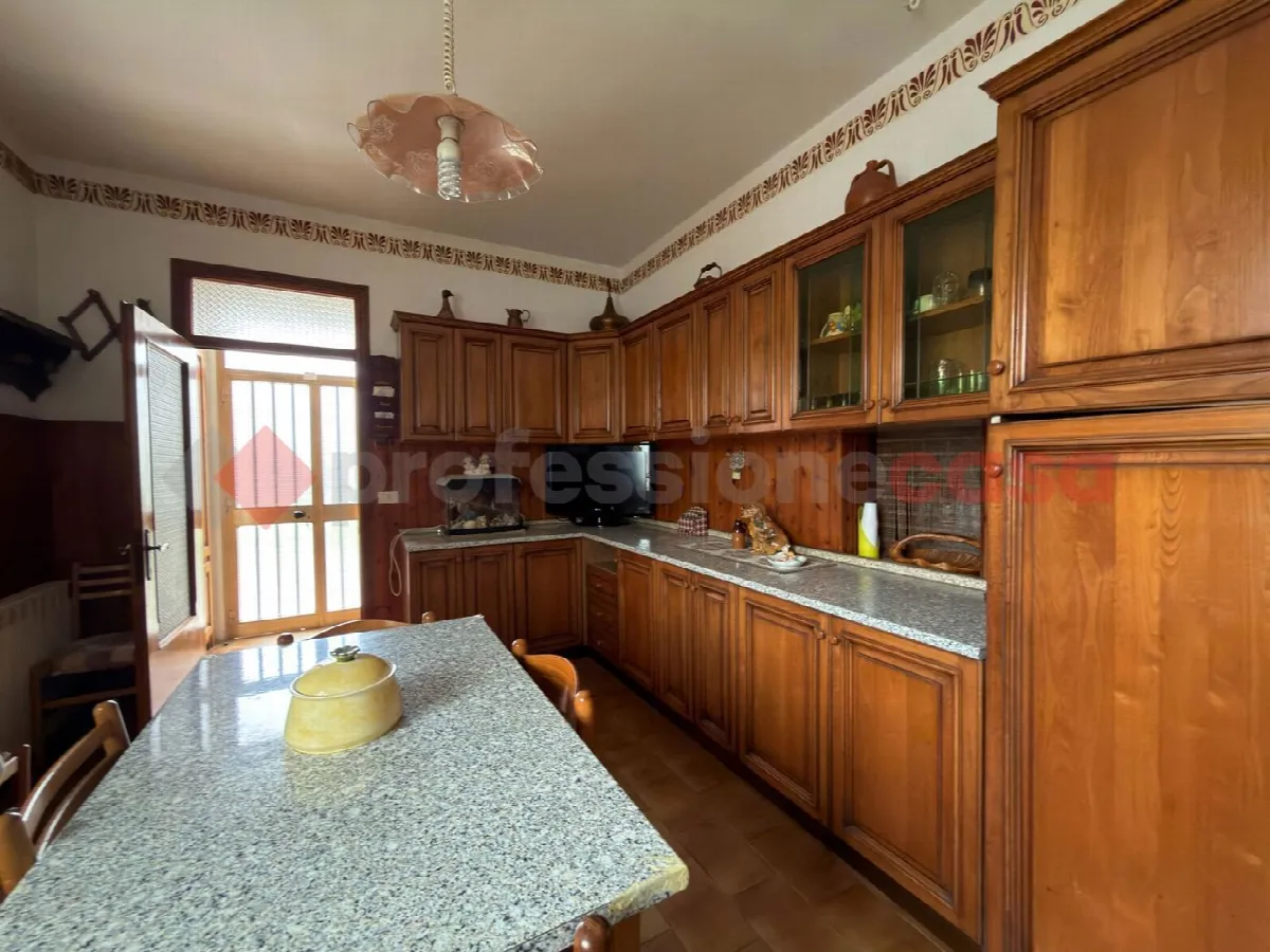 Casa indipendente in vendita a Arezzo - foto 2
