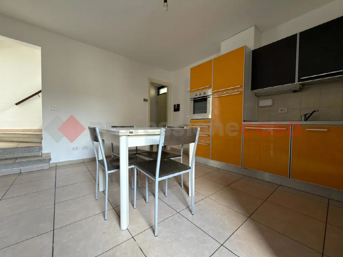 Casa indipendente in vendita a Arezzo - foto 2