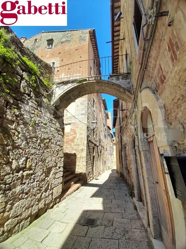 Stabile in vendita a Colle di Val d'Elsa - foto 1
