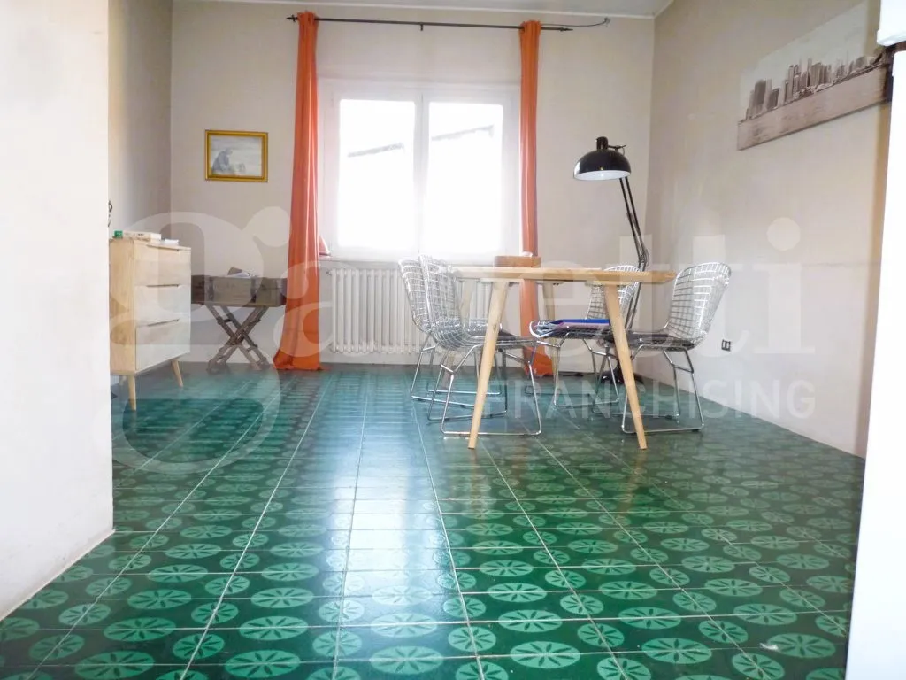 Casa indipendente in vendita a Angera - foto 4