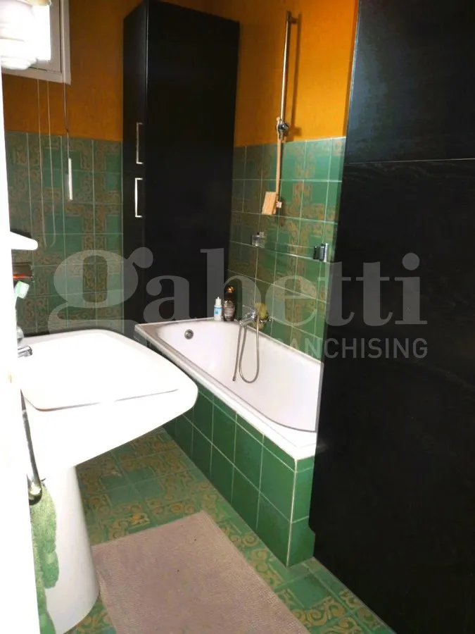 Casa indipendente in vendita a Angera - foto 9