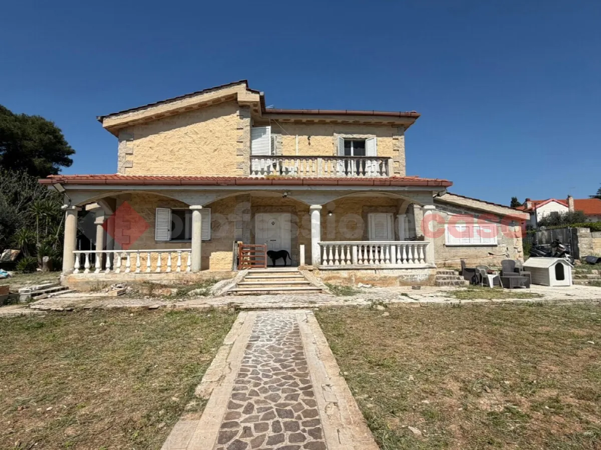 Villa in vendita a Statte - foto 1