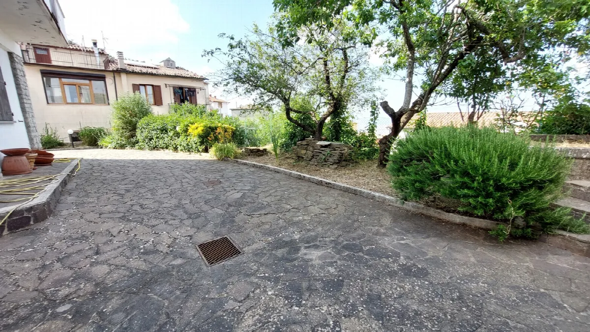 Villetta a schiera in vendita a Castell'Azzara - foto 2