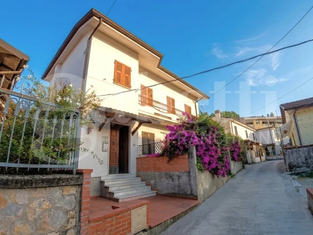 Casa bifamiliare in vendita a Carrara - foto 1