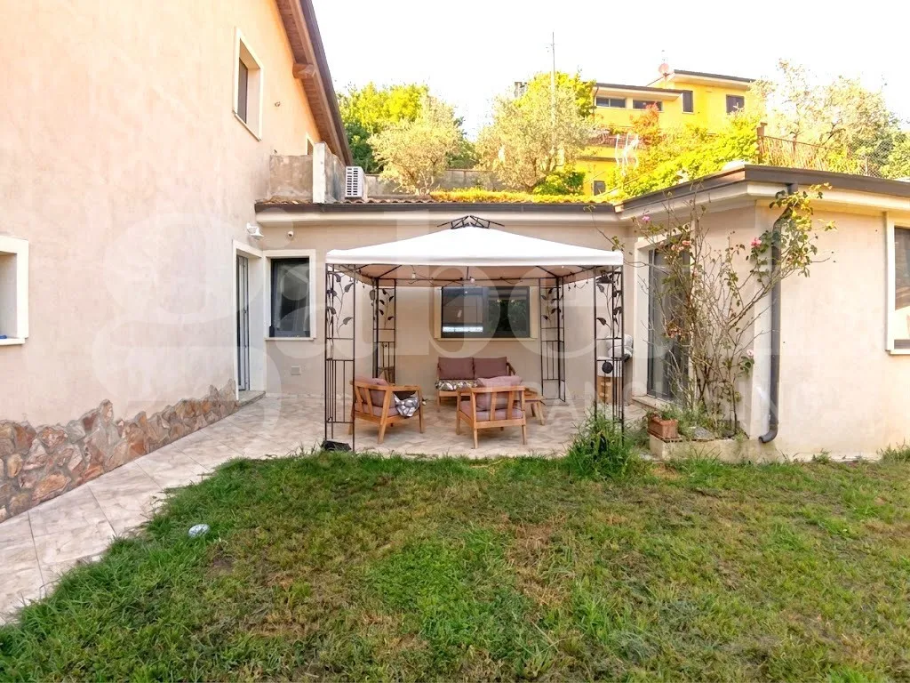 Casa indipendente in vendita a Carrara - foto 2