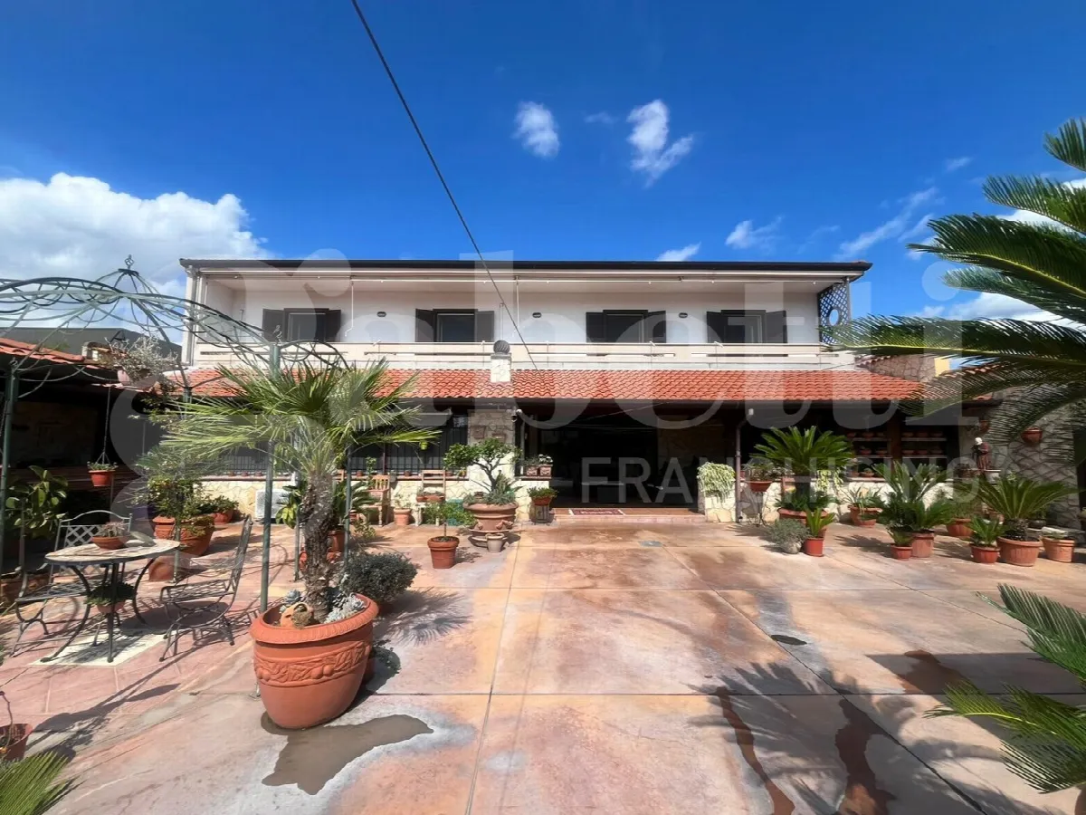Casa indipendente in vendita a Vitulazio - foto 1
