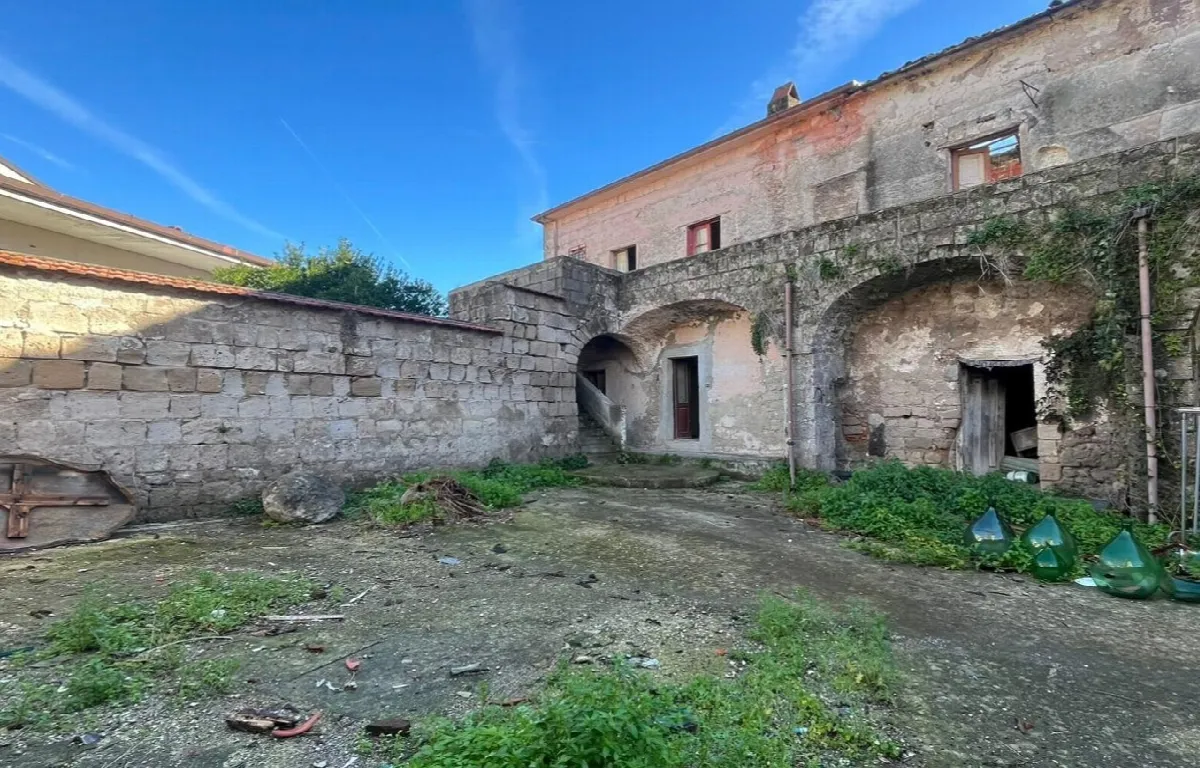 Casa indipendente in vendita a Pastorano - foto 1