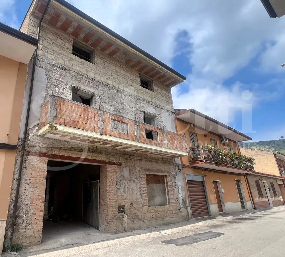 Casa indipendente in vendita a Calvi Risorta - foto 1