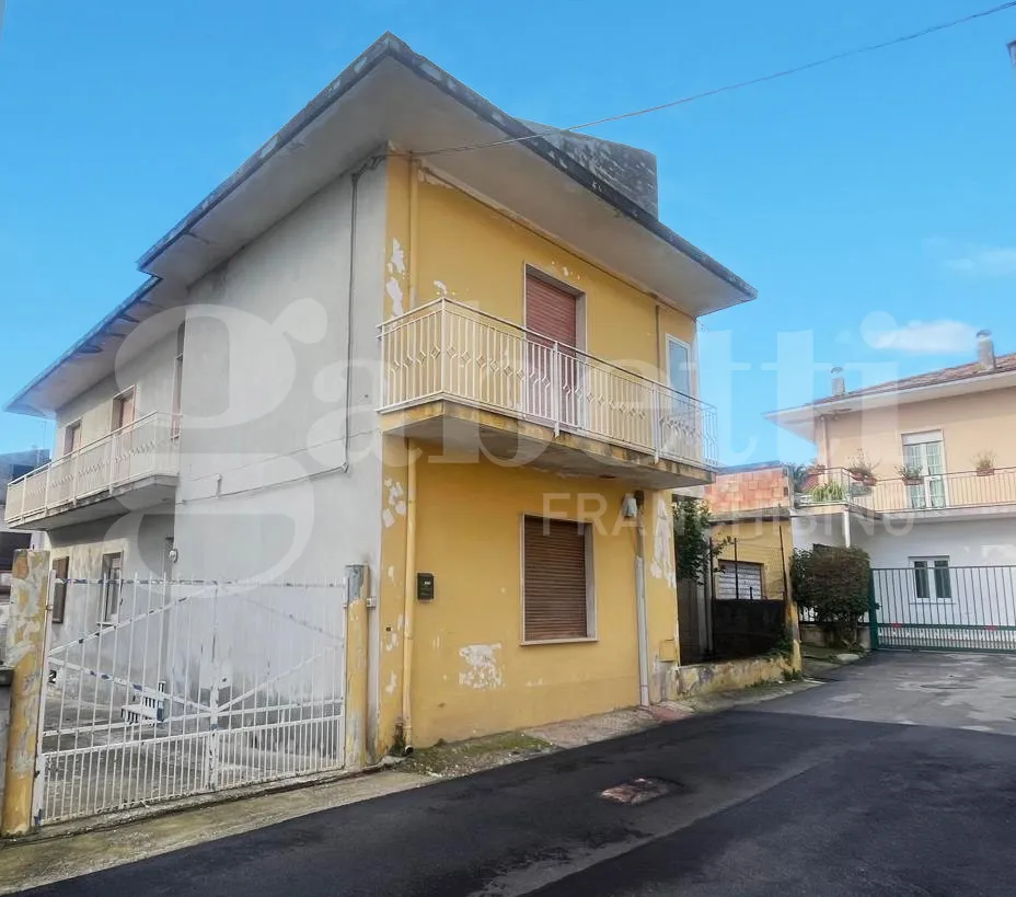 Casa indipendente in vendita a Vitulazio - foto 1