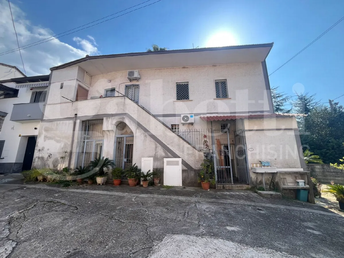 Casa indipendente in vendita a Pastorano - foto 1