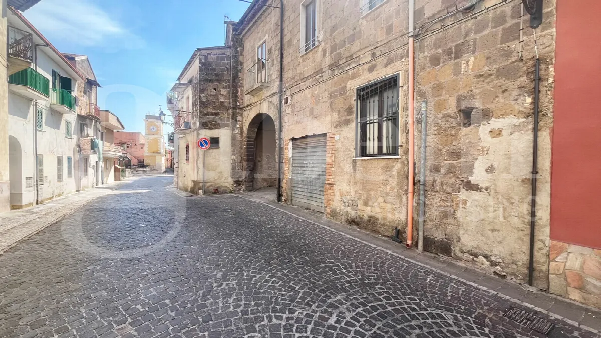 Casa indipendente in vendita a Pastorano - foto 1