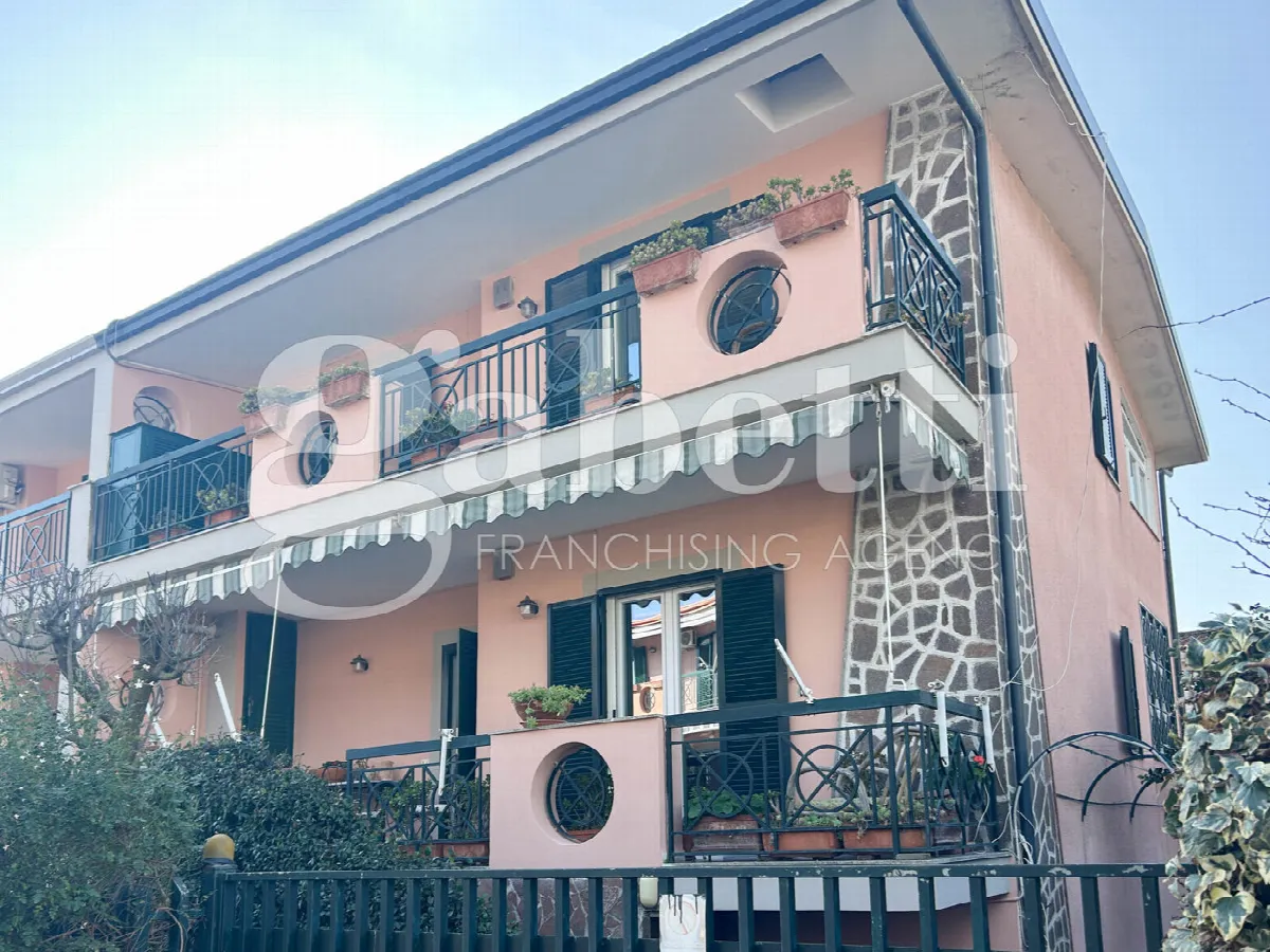Casa bifamiliare in vendita a Giugliano in Campania - foto 2