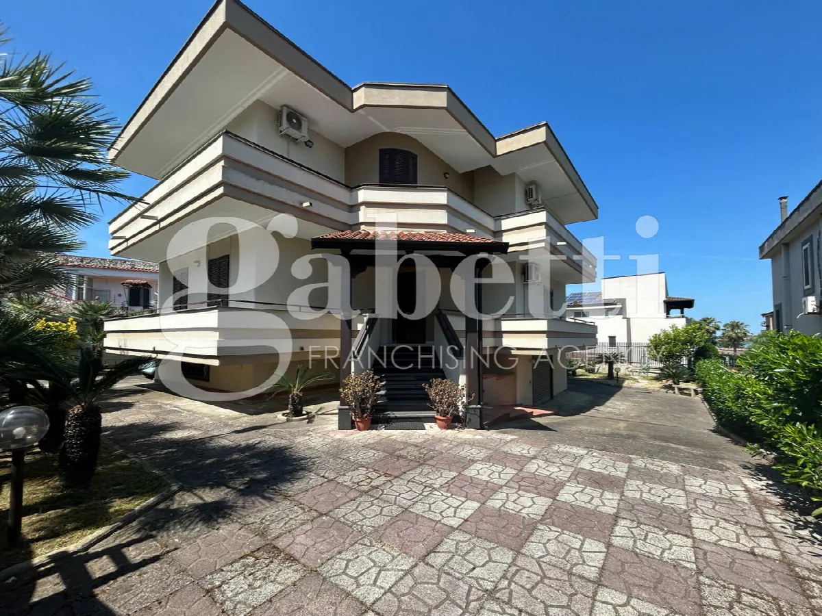 Villa in vendita a Giugliano in Campania - foto 1