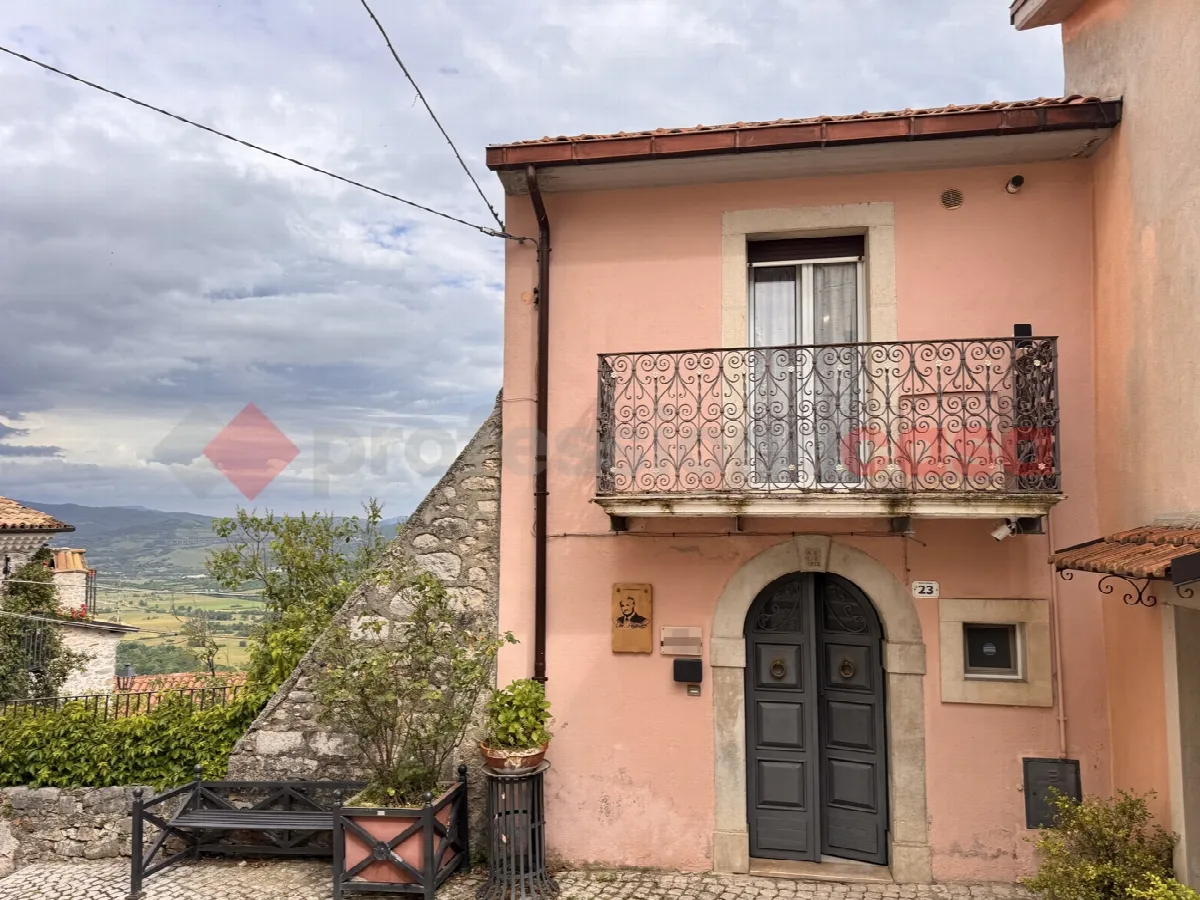 Casa indipendente in vendita a Scontrone - foto 1