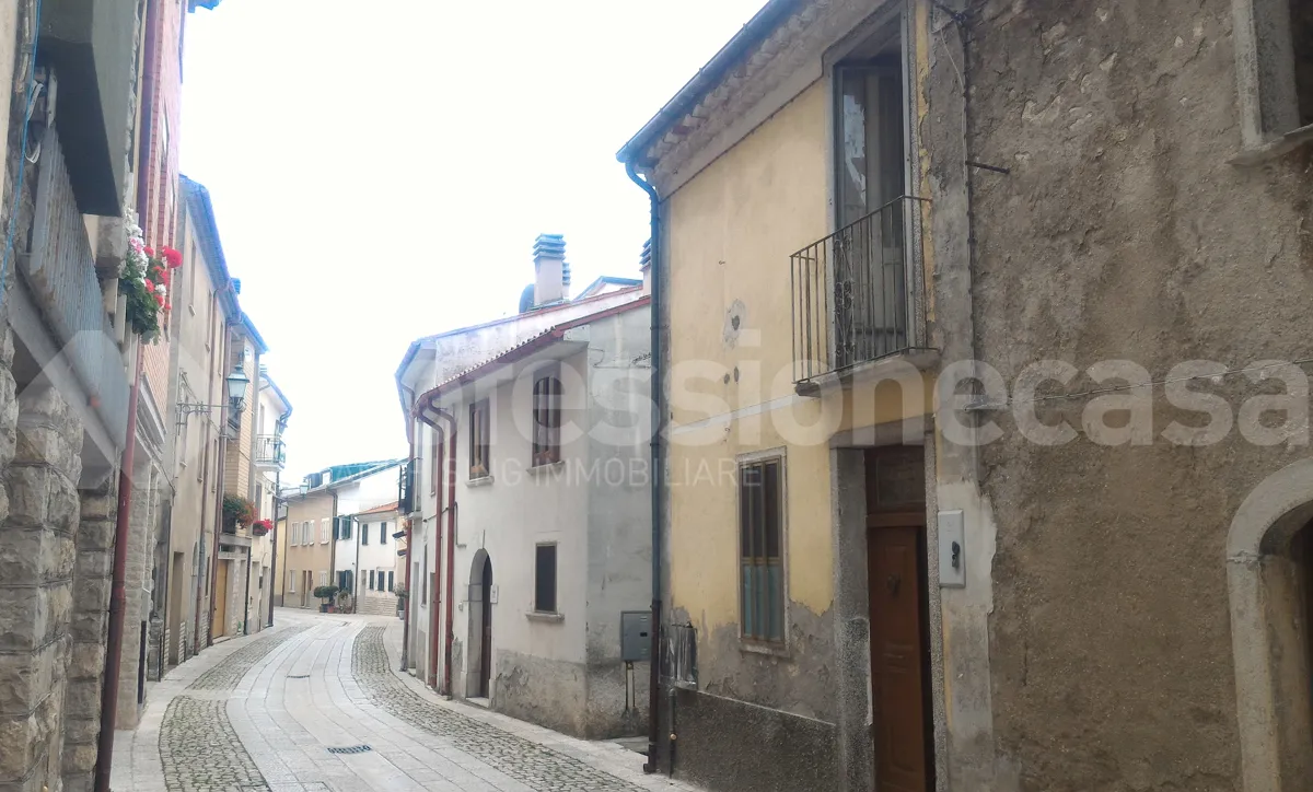 Casa indipendente in vendita a Sant'Angelo del Pesco - foto 1