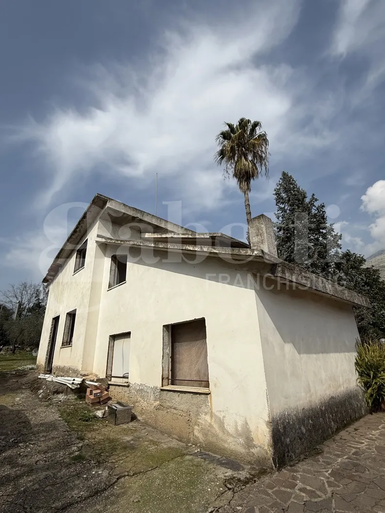 Rustico in vendita a Formia - foto 1