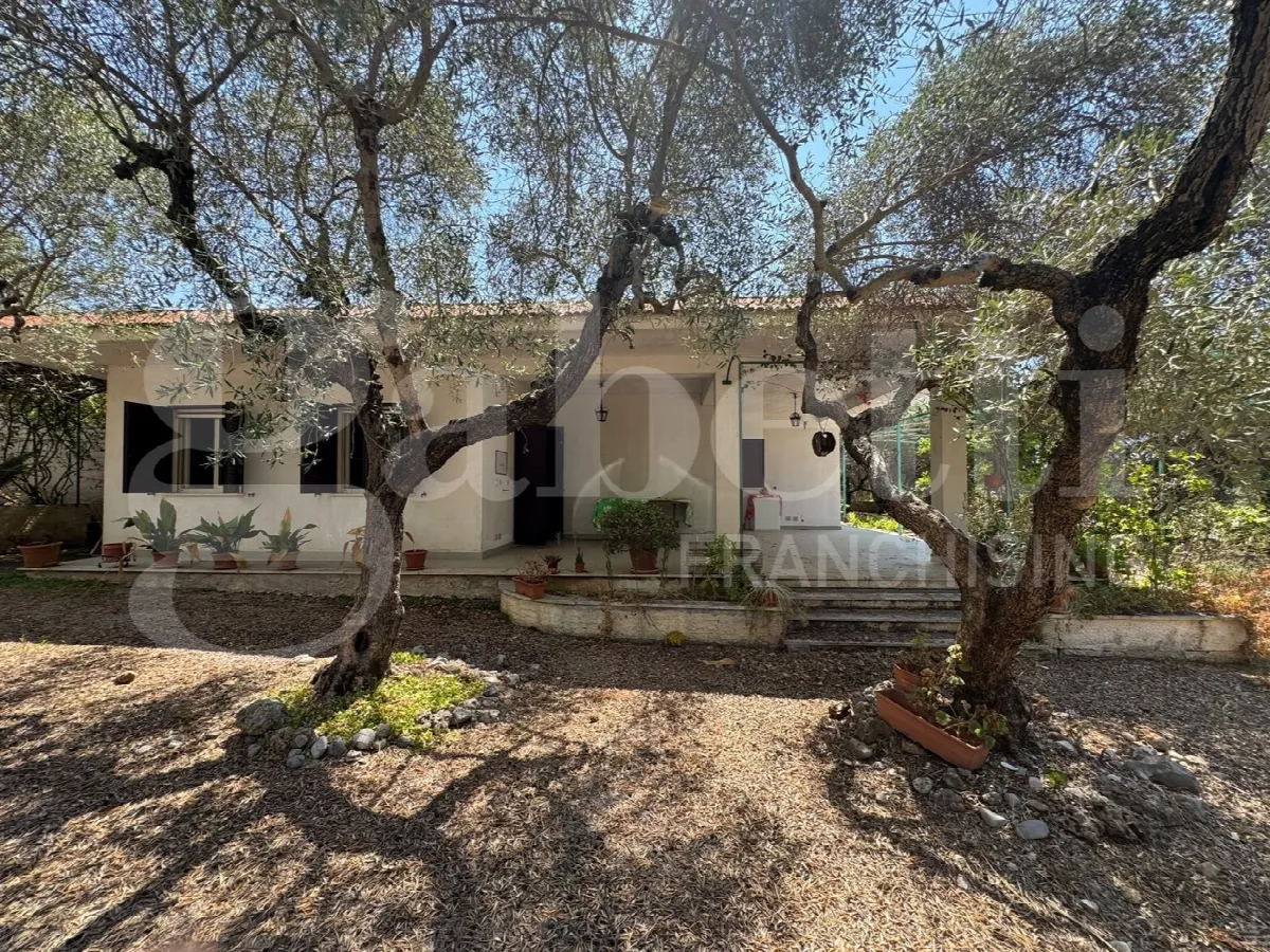 Villa in vendita a Formia - foto 1