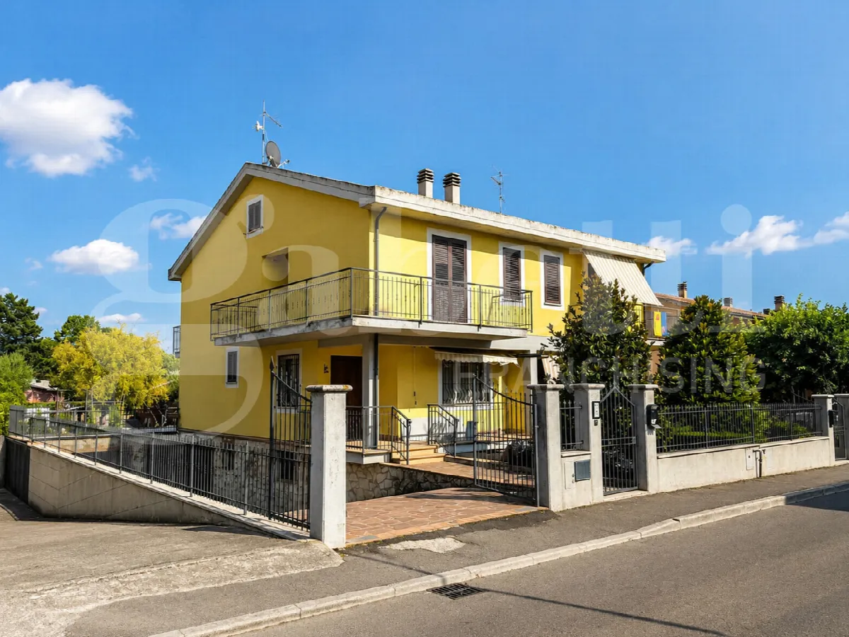 Casa bifamiliare in vendita a Giove - foto 1