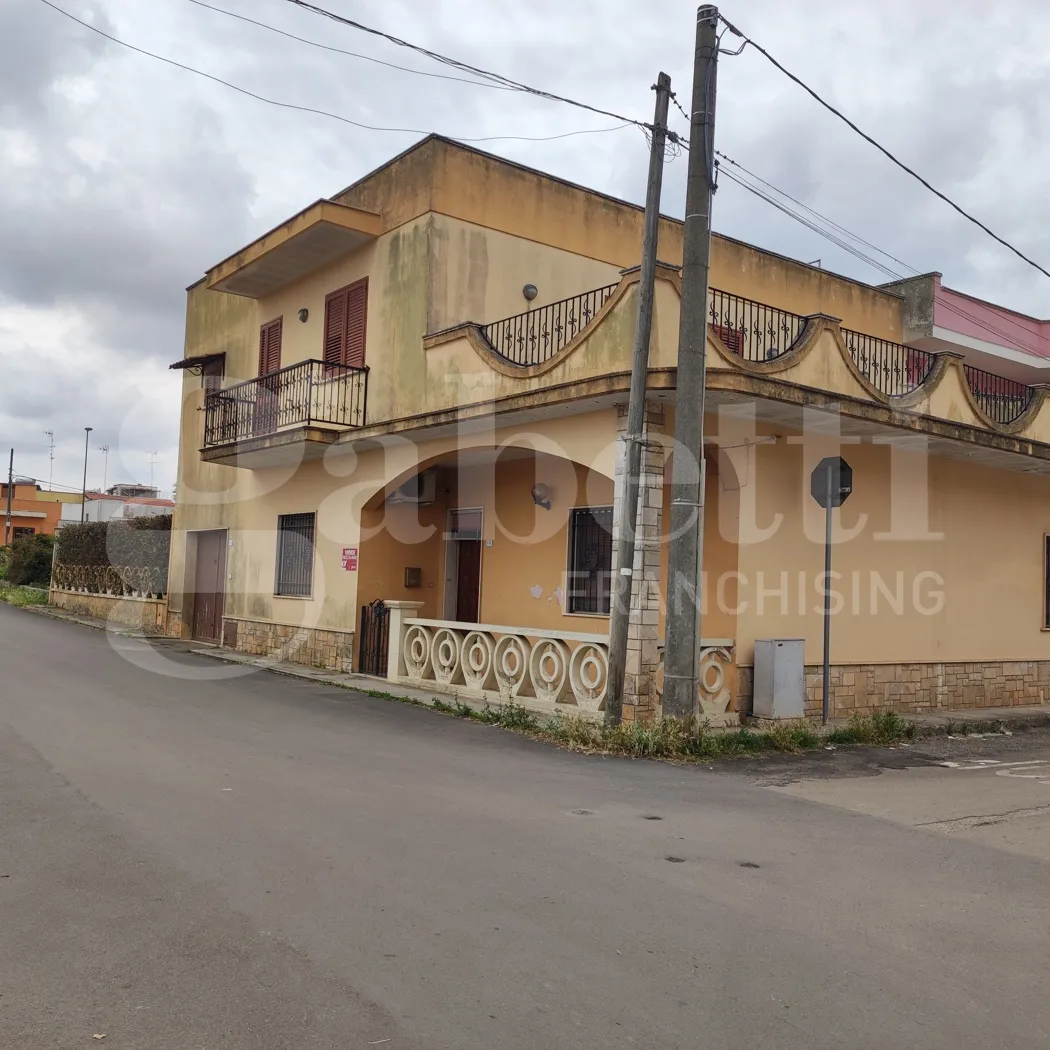 Casa indipendente in vendita a Ugento - foto 1