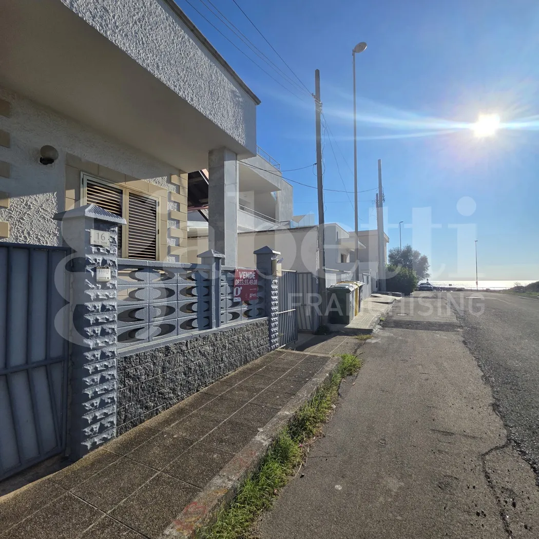 Casa indipendente in vendita a Ugento - foto 1