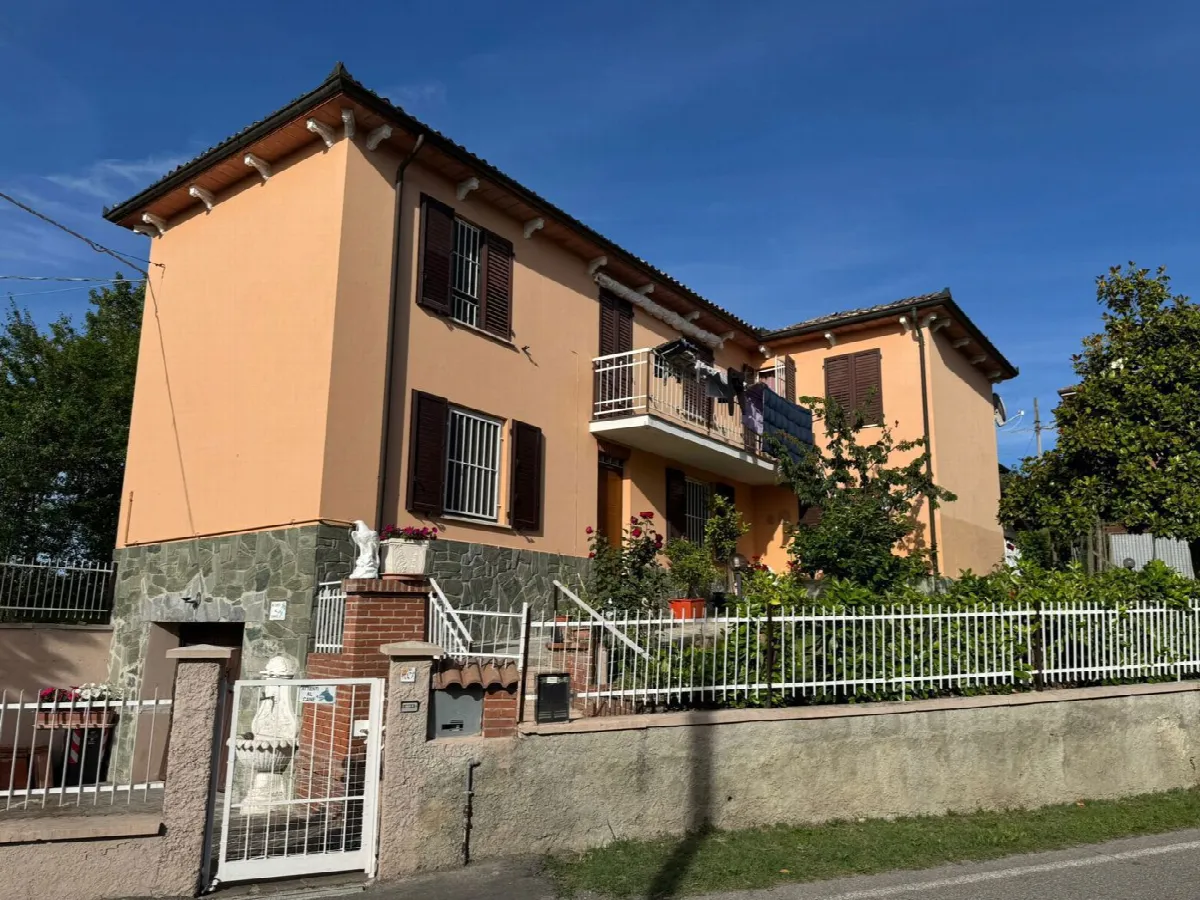 Casa indipendente in vendita a Ziano Piacentino - foto 2