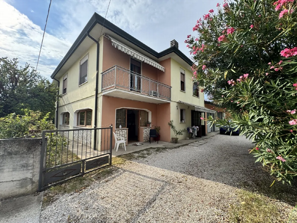 Casa indipendente in vendita a Noventa Vicentina - foto 1