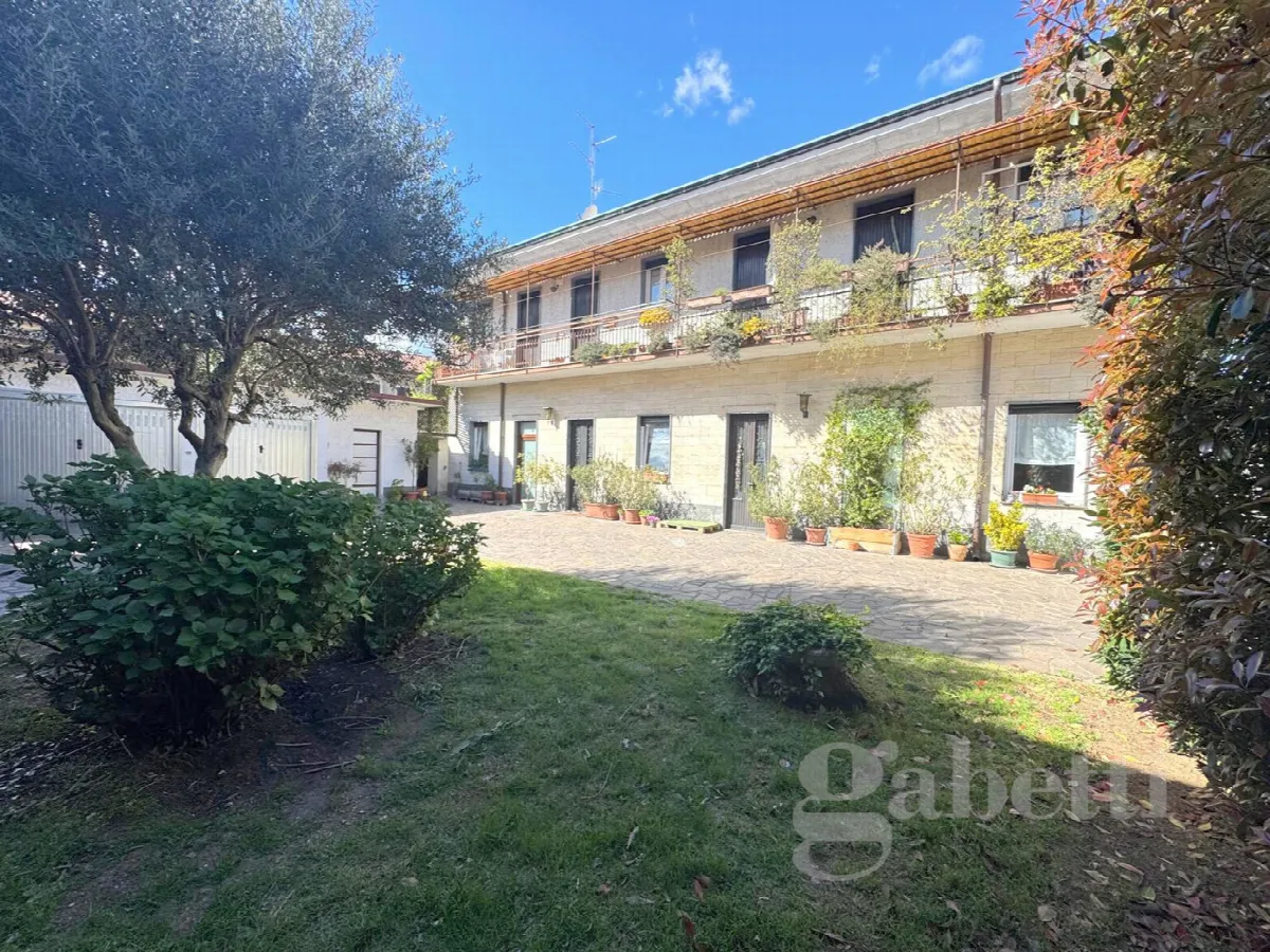 Casa indipendente in vendita a Busto Arsizio - foto 2