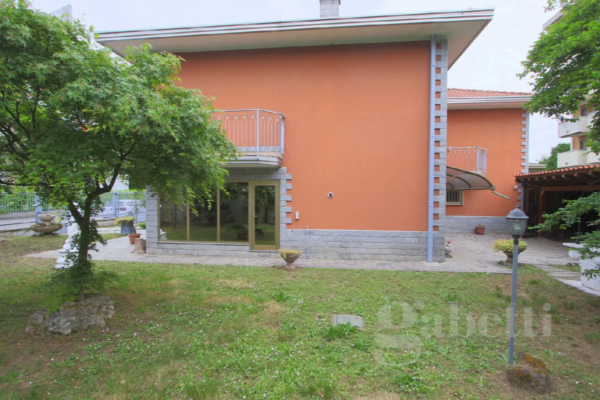 Villa in vendita a Busto Arsizio - foto 8